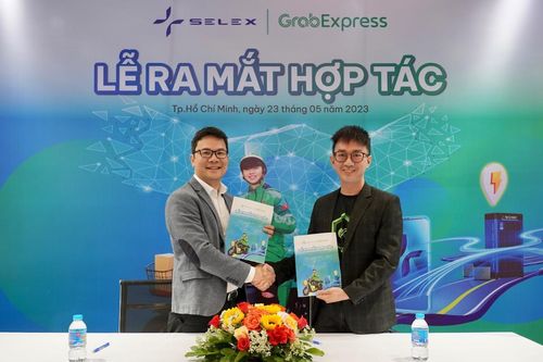 Selex Motors bắt tay GrabExpress làm xe máy điện giao hàng tại TP HCM
