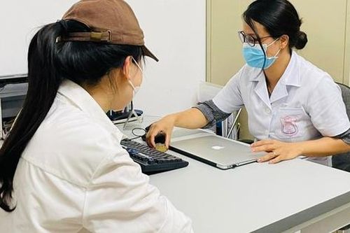 Bị bạn bắt nạt liên tục khiến nữ sinh lớp 8 tự hủy hoại bản thân, phải nhập viện điều trị