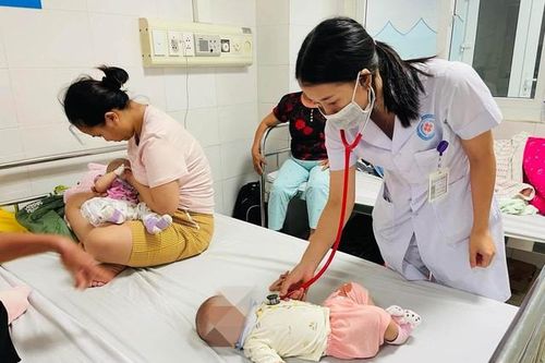 3 bệnh nhi tiêm vaccine hết hạn đã được xuất viện