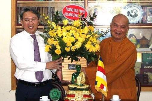 Khánh Hòa: Thăm, chúc mừng Ban Trị sự Giáo hội Phật giáo Việt Nam năm 2023