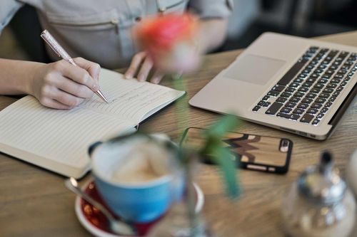 6 công việc làm thêm tốt nhất dành cho sinh viên đại học