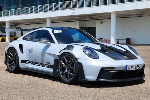 Chiêm ngưỡng Porsche 911 GT3 RS 2023 đầu tiên Đông Nam Á