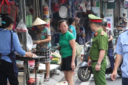 Xử lý trật tự đô thị trên phố Bạch Đằng