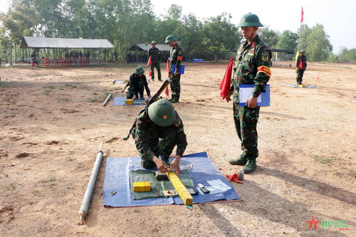 Trường Sĩ quan Công binh tổ chức kiểm tra '3 tiếng nổ' cho chiến sĩ mới