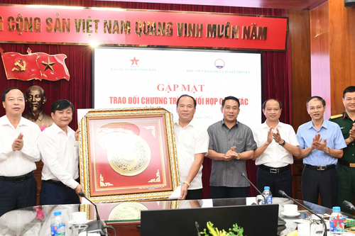 Tăng cường hợp tác giữa Báo Quân đội nhân dân với Học viện Báo chí và Tuyên truyền