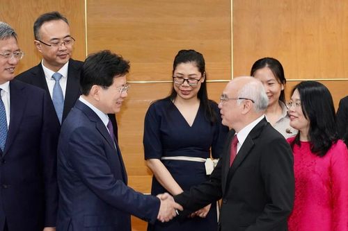 Trưởng ban Tuyên giáo Thành ủy TPHCM tiếp đoàn lãnh đạo Ban Tuyên truyền Đảng Cộng sản Trung Quốc
