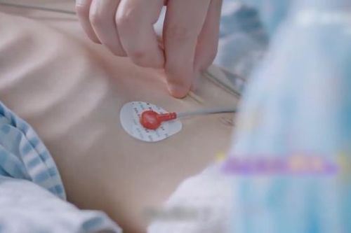 Để con gái tự do giảm cân, cha mẹ hối hận cả đời