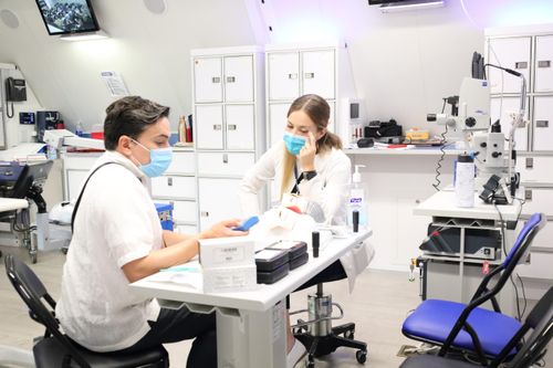 Bệnh viện Bay Orbis phẫu thuật mắt miễn phí cho 70 bệnh nhân