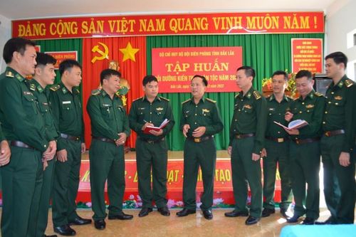 Lớp học gắn kết tình quân dân