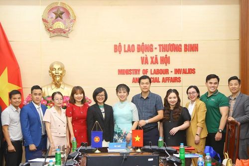 Vinapharma Group nhận giải thưởng ASEAN nổi bật về Phúc lợi xã hội và Phát triển