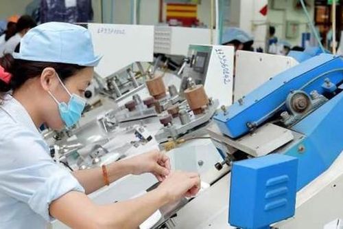 Khó khăn 'bủa vây' doanh nghiệp da giày, chế biến gỗ