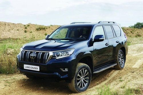 Top 10 xe gầm cao giữ giá nhất năm 2023