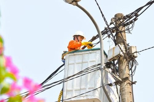 EVNCPC kêu gọi người dân chung tay tiết kiệm điện