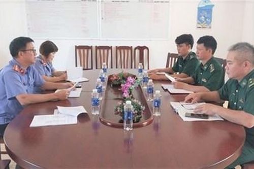 Trực tiếp kiểm sát việc tiếp nhận, giải quyết nguồn tin về tội phạm tại Đồn Biên phòng Phước Hải