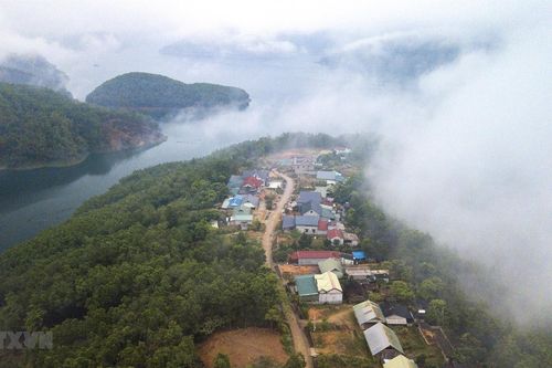 Lau Bai - Từ xóm định cư 'chạy lũ' trở thành điểm dừng chân hấp dẫn