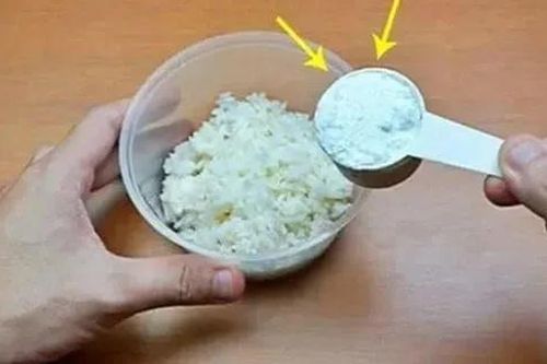 Trộn cơm nguội với bột giặt, công dụng bất ngờ, biết được nhà nhà ào ào học làm theo