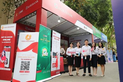 Agribank đồng hành cùng 'Nhà ngân hàng tương lai' năm 2023