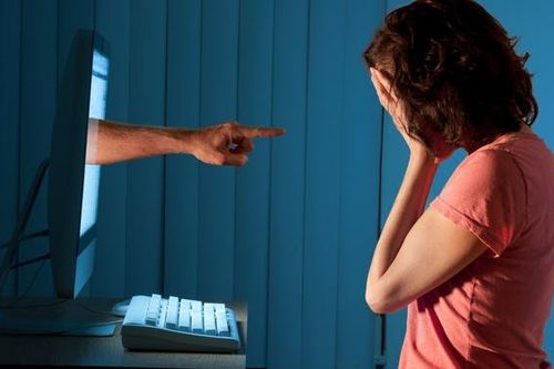 Cứ 5 trẻ em, thanh thiếu niên Việt Nam thì có 1 người bị bắt nạt trên mạng