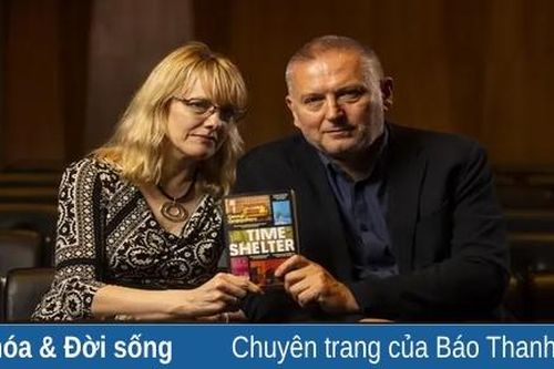 Nhà văn cùng dịch giả 'Time Shelter' nhận giải Booker Quốc tế 2023