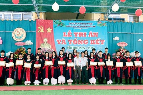 Trường THPT Quốc Thái tổ chức lễ tri ân và tổng kết năm học 2022 - 2023