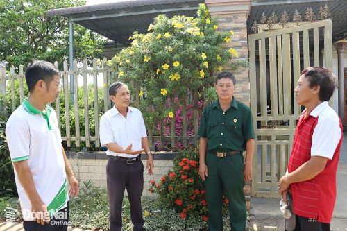 Bí thư kiêm trưởng ấp khéo vận động
