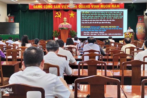 Tiếp tục bồi dưỡng, cập nhật kiến thức cho cán bộ quy hoạch