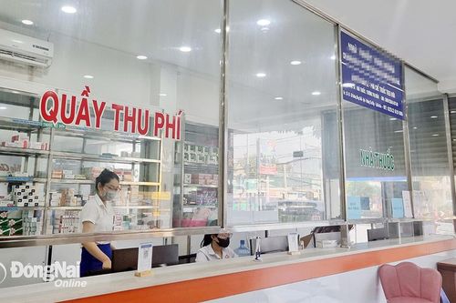Từng bị xử phạt vì thu tiền bệnh nhân cao hơn giá niêm yết, 2 phòng khám vẫn tiếp tục vi phạm