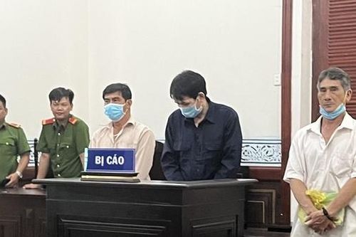 Lãnh 20 năm tù vì bênh em trai, đâm chết bạn nhậu
