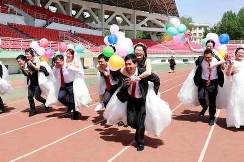 Học viện ở Trung Quốc tạo điều kiện để sinh viên kết hôn