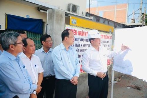 Vận động người dân bị ảnh hưởng bàn giao mặt bằng dự án cầu Rạch Đỉa
