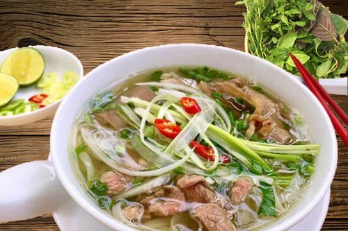Giá điện vừa tăng, bát phở đã đắt hơn 2.000 đồng