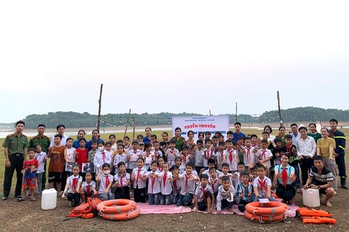 Công an Hà Nội đẩy mạnh tuyên truyền phòng, chống đuối nước trong dịp hè