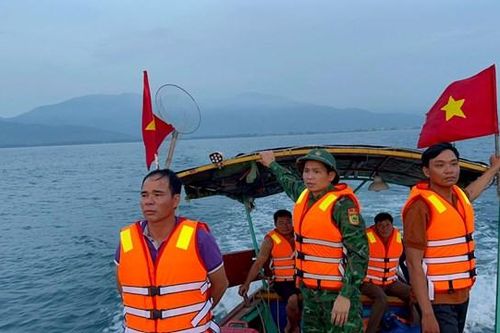 Vụ hai anh em mất tích trên biển Hà Tĩnh: Đã tìm thấy một thi thể
