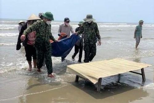 Tìm thấy thi thể 2 ngư dân sau 3 ngày mất tích trên biển