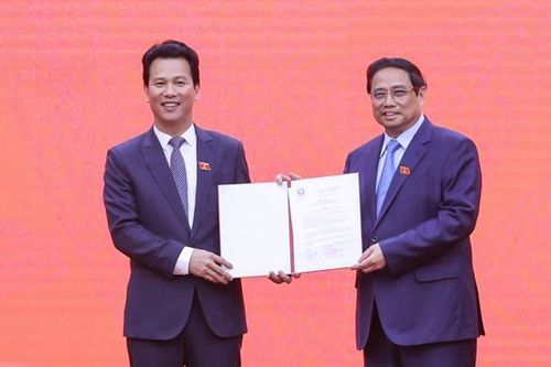 Trao quyết định bổ nhiệm tân Bộ trưởng Bộ Tài nguyên và Môi trường