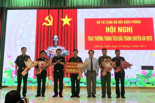 Khen thưởng Ban chuyên án triệt phá đường dây đưa tàu cá Việt Nam khai thác hải sản trái phép ở nước ngoài