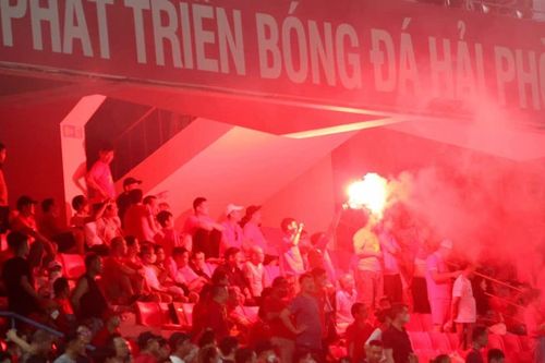 'Sân Lạch Tray đẹp, xin đừng đốt pháo'