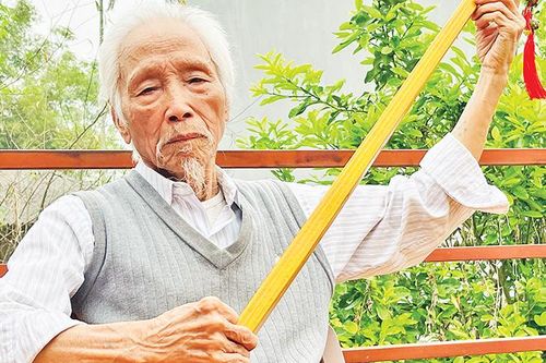 Để vòng xòe Thái mãi lan xa