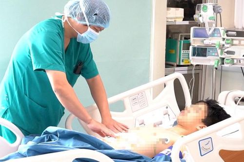Hy hữu trường hợp trẻ mắc u tuyến thượng thận hai bên