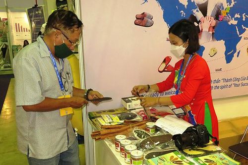 Tìm kiếm, tăng cường cơ hội thúc đẩy xuất khẩu hàng hóa
