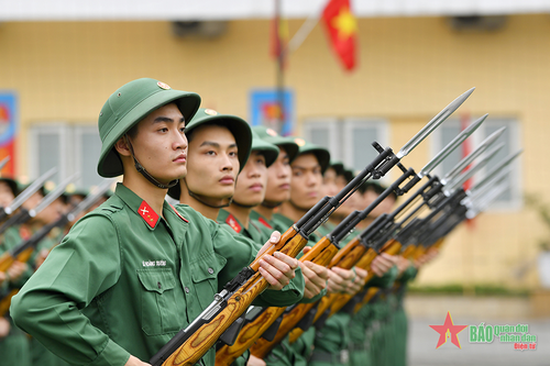 Vinh quang con đứng bên Người