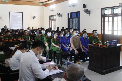 'Ông trùm' lừa đảo, rửa tiền Lê Bá Hải và 40 đồng phạm hầu tòa