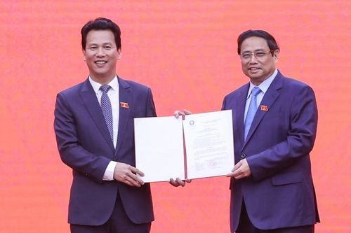Trao quyết định của Chủ tịch nước bổ nhiệm Bộ trưởng Bộ TN-MT