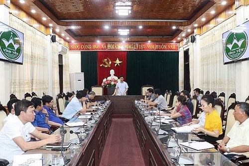 Cưỡng chế di dời khu chợ tự phát vừa xảy ra cháy ở Vĩnh Phúc
