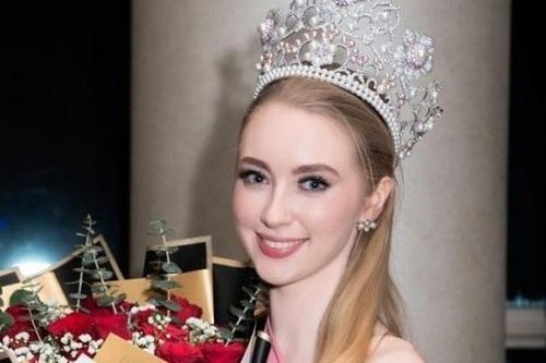 Hoa hậu Jasmin Selberg đẹp trong sáng và tỏa sáng trong chuyến công tác tại Việt Nam