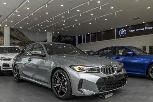 Cận cảnh BMW 330i M-Sport 2023 lắp ráp tại Việt Nam