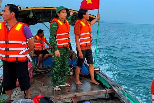 Tìm thấy thi thể 2 ngư dân mất tích trên biển Hà Tĩnh