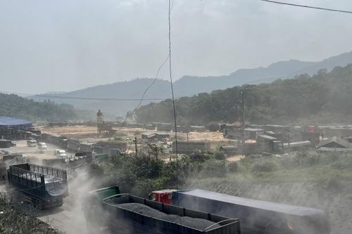 Quảng Trị: Cần sớm giải quyết tình trạng ách tắc giao thông tại Cửa khẩu Quốc tế La Lay
