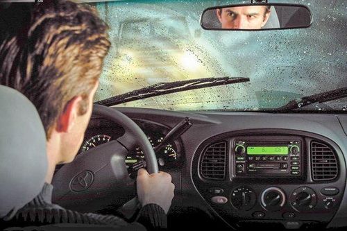 Kinh nghiệm lái xe ô tô an toàn trên đường trơn trượt