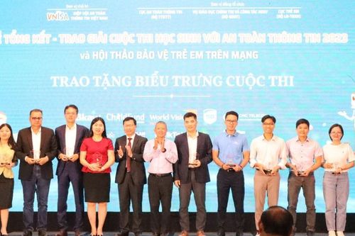 Chung tay bảo vệ trẻ em trên môi trường mạng